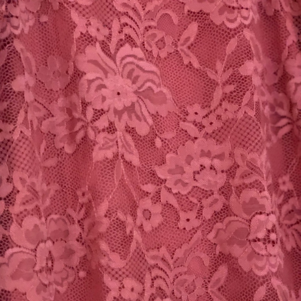 Lacy Tank - Picture 2 of 2